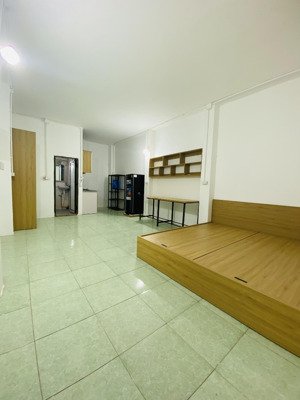 bán nhà gần trường đại học lớn, phố phùng khoang dt 39m2 x 6 tầng, 6pn, giá 6.1 tỷ