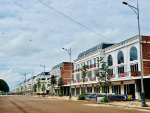 chính chủ bán nhà phố gần trung tâm sổ hồng riêng