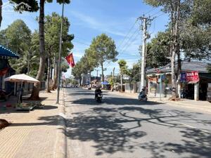 Bán Lô Đất Ngay Chợ Hoà Long Cách Chợ Chưa Đến 100m