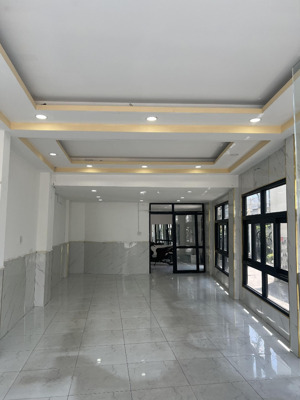 cho thuê nhà mặt tiền kinh doanh 4x15m (nở hậu 5m) đường huỳnh tấn phát gần kcx tân thuận