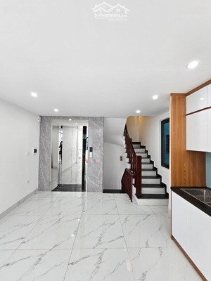 siêu phẩm 6 tầng thang máy, ô tô vào gara, 3 bước ra mặt phố, 50m2 nhỉnh 9 tỷ
