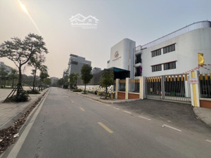 hơn 200tr/m2 đất phân lô , vỉa hè , ô tô tránh , ngọc thuỵ , long biên