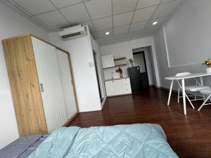 cho thuê phòng 40m2 ban công đón nắng full nội thất ngay hoàng minh giám, gần sân bay tân sơn nhất