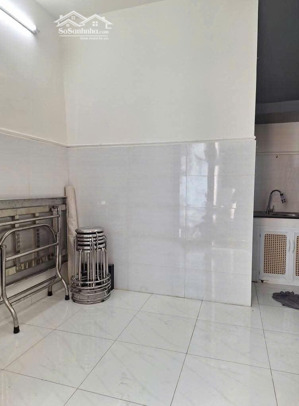 cho thuê nhà 2 lầu, 2pn, dt 16m2, giá 7tr5/tháng, nhà mới. lh: 