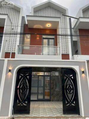 NHÀ 1 TRỆT 1 LẦU TẶNG NỘI THẤT GẦN QL53 XÃ LONG PHƯỚC VĨNH LONG