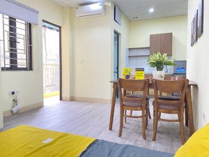 phòng 30m2 ban công rộng ngõ 79 cầu giấy. full đồ 5tr/tháng