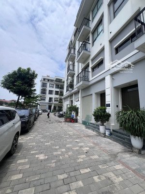 bán căn nhà liền kề dự án the manor nguyễn xiển, thanh trì, hoàng mai, hà nội. sổ đỏ 75m2 vị trí