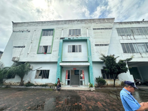 cho thuê xưởng khuôn viên riêng độc lập - thuộc kcn tân đức long an. lh 