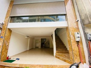 cho thuê nhanh nhà khu phân lô tại đào tấn, dt 60m2 x 7 tầng, có thang máy.giá thuê chỉ 30tr/tháng