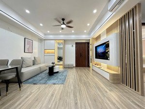 cần bán căn hộ tầng thấp tòa oct2 - đn2 khu đô thị linh đàm - hoàng mai. giá nhỉnh 4 tỷ. 