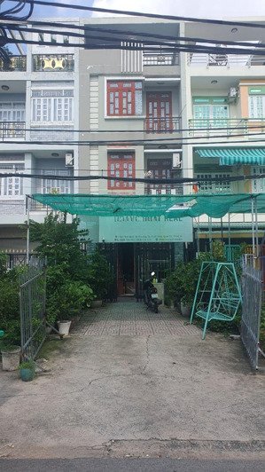 cc cho thuê nhà nguyên căn mt 5 tân thới nhất 1b, q. 12. dt 5x20, 4 tầng, sân rộng 5x7m. đường 15m