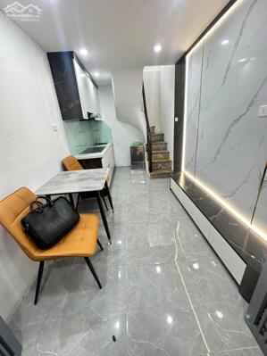 Bán nhà Ngô Sĩ Liên, Đống Đa 16mx4 tầng 2 ngủ full nội thất ở ngay 2.9 tỷ