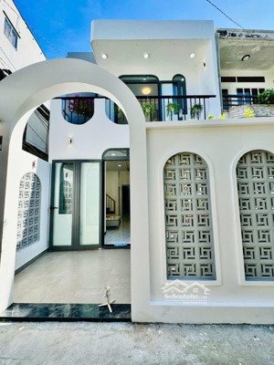 đi nước ngoài bán nhà hẻm 5m phan văn trị, p 7, gò vấp, dt 51m2, hđ thuê 18tr, sổ riêng