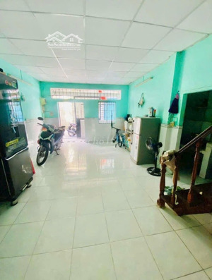 bán nhà sổ hồng riêng chỉ 2ty250 p.15 quận tân bình, gần nhà ga t3