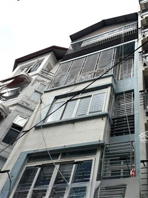 chính chủ bán nhà phân lô nguyên hồng, đống đa. ôtô tránh, vỉa hè,kinh doanh sầm uất. mặt tiền 5.5m