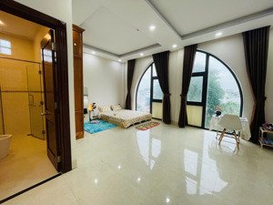 cho thuê căn cửa sổ view đẹp full nội thất tại nguyễn thượng hiền, 37 m2