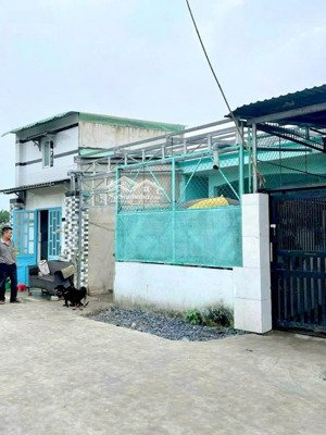 nhà cấp 4 2pn 1/ dương công khi, hóc môn, 108m2 sổ hồng riêng