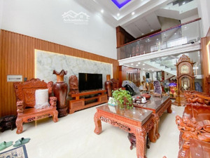 hxt6m thông, phạm văn bạch, tân bình. 5x22m. 4tầng mái đúc. tặng full nội thất gỗ. chỉ 13tỷ5.