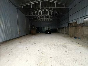 cho thuê kho xưởng mặt đường hữu hưng, đại mỗ, nam từ liêm, dt 310m2 điện 3fa, xe công vào. 25tr/th