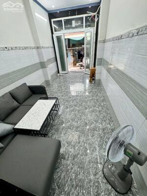 Hàng hiếm nhà HXH 5m Xóm Chiếu - Phường 16 - Quận 4. DT: 60m2/4tỷ, sổ riêng, nhà 1/, 1 trệt 2 lầu