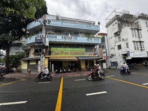 mặt tiền trường sa - ngang khủng 17m - căn góc 2 mặt - vừa ở vừa cho thuê 30tr/tháng - giá 29 tỷ