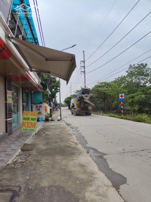 bán nhà thạch bích- ô tô đỗ cửa- 3.9 tỷ - 33m2 4 tầng - lô góc -