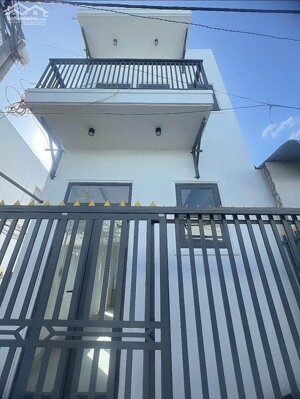 Nhà lầu góc 2 mặt tiền hẻm 233 Nguyễn Văn Cừ, gần trường đại học Kỹ Thuật