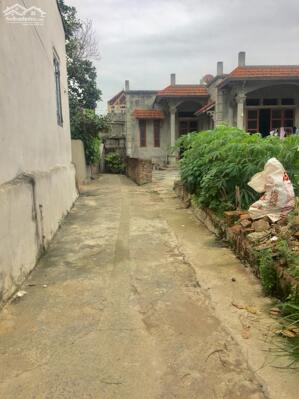 - Bán đất xã Đông phương yên 40 m2, Mt 4.20m, Oto vào tận đất , Giá chỉ 1.295 tr