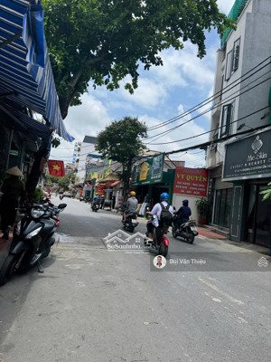 mặt đường miếu hai xã - lô góc - diện tích 100m2 ngang 5.2m đang kinh doanh cực tốt