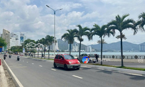 lô đất mặt tiền phạm văn đồng nhìn trực diện biển hòn chồng dòng tiền ổn định 45 triệu/tháng