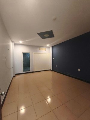 cho thuê nhà nguyên căn hẻm 8m đường nguyễn văn thương (d1 cũ) dt 3,8x18 - 4 tầng. giá 26tr/tháng