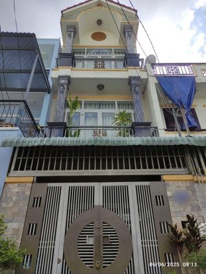 chủ xoay vốn kinh doanh bán gấp nhà thạch thị thanh- p.tân định-q1. gần chợ tân định. 5tỷ250/72m2