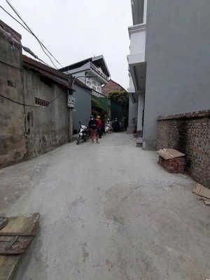 chính chủ tôi bán lô đất 32m2 tại xã phụng châu, chương mỹ ô tô đỗ gần đất, ra ủy ban chợ 500m
