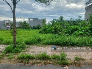 chính chủ ngộp đất 85m2/ 950tr sát kcn vsip 2, mtđ 10m trong kdc có vỉa hè, cách ubnd vĩnh tân 5p