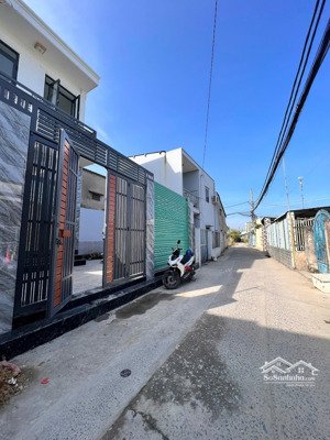 bán nhà 4,20 x20m nở hậu 8m đường bùi công vào 70m xã đông thạnh hóc môn tphcm