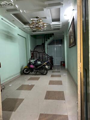Cho thuê nhà ngõ 612 Lạc Long Quân, Tây Hồ 46m x 5T, 9P giá 20tr, cho làm CHDV, homestay