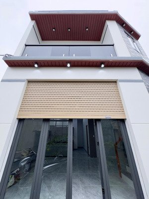 chủ gửi bán nhà 1trệt 1lầu hoàn công. dt: 62m2 (dt sàn: 120m2) ngay chợ đêm biên hùng p. quang vinh