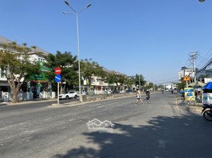 nhà phố mt liên phường q9 vị trí kinh doanh đắc địa thông global city ,dt 7x20 kết cấu 3 tầng 26 tỷ