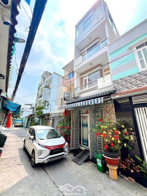 chủ xoay vốn 3 tỷ 050 cần bán. nhà 52,2m2 nguyễn đình chiểu xây 1 trệt 3 lầu. hẻm 5m sổ riêng