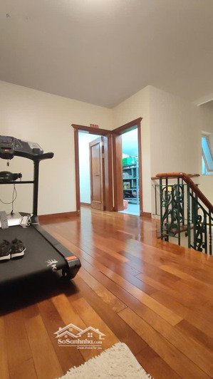 bán căn nhà đẹp góc 3 mặt tiền đường rất đẹp mua là có lợi