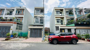 nhà phố kdc đông thành gần ngã tư chiêu liêu p. tân đông hiệp tp. dĩ an