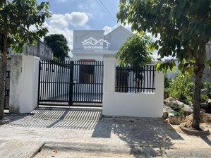 không có nhu cầu ở, cần bán gấp căn nhà thị trấn long hải giá chỉ 1,6 tỷ