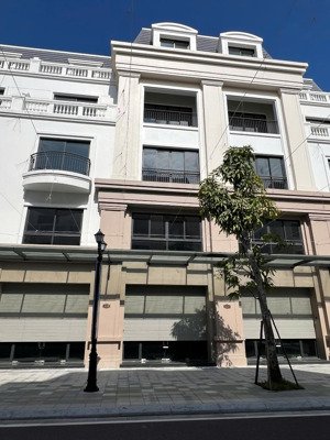 mình có căn liền kề 67,5m2 đầu phố thời đại bán giá full 3,7 tỷ tặng 235 triệu vui chơi nghỉ dưỡng