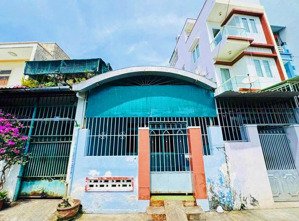 nhà hẻm ô tô gần lê hồng phong, gần ngã 3 vân đồn * cách biển: 2km * giá: 4,2 tỷ