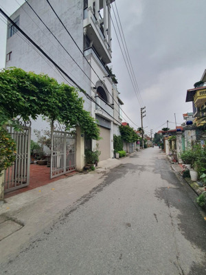 đất đông dư-mảnh nhỏ tiền như này giờ không còn,thông số đẹp,ô tô 7 chỗ vào nhà,cách 20m ô tô tránh