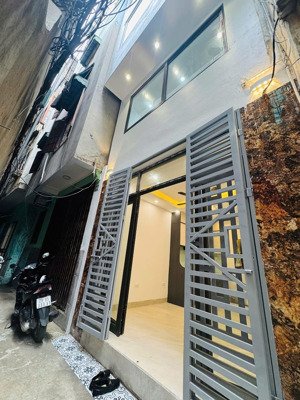 bán nhà xây mới ngõ toàn thắng - phố khâm thiên. ngõ thông rộng full đồ ở ngay. sổ đỏ vuông đẹp