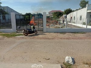 bán đất 1015m2 (200m2 tc) trung tâm chợ suối ngô, huyện tân châu, tây ninh. giá 3,2 tỷ (tl)