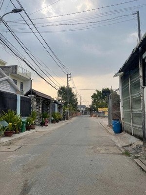 bán gấp đất ngay chợ thủ đức, đường 9m, linh tây. giá 5.1 tỷ