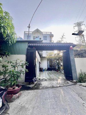 lô góc 12x19 (thổ cư 51m2), xây 4 tầng, 5pn, sân rộng, gần đại học nguyễn tất thành