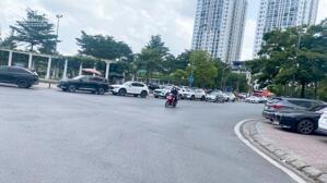 BÁN NHÀ MẶT PHỐ ĐOẠN ĐẸP NHẤT HỒNG TIẾN 80M, 4T, MT4.2M, NHÀ 2 THOÁNG, CHỦ HỢP TÁC.